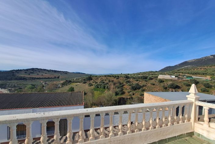 Image No.2-4 Bed Townhouse for sale