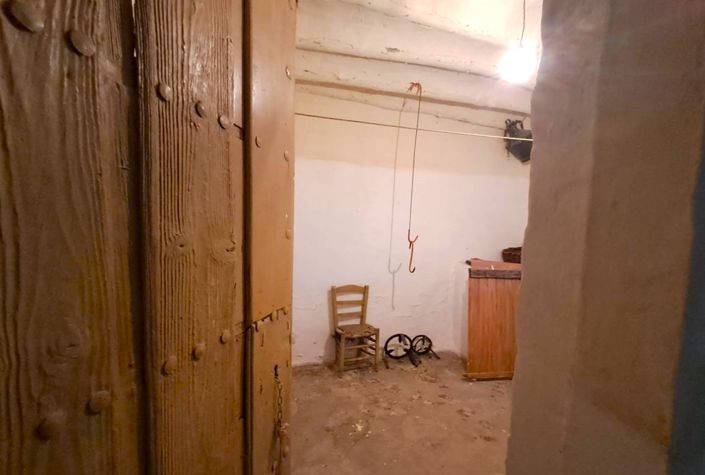 Image No.14-4 Bed Townhouse for sale