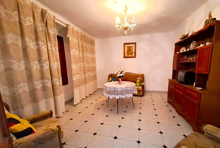 Image No.3-4 Bed Townhouse for sale