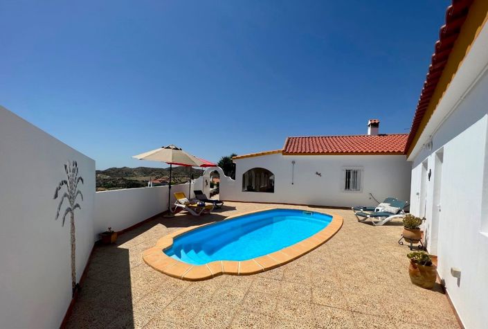 Image No.2-4 Bed Villa for sale