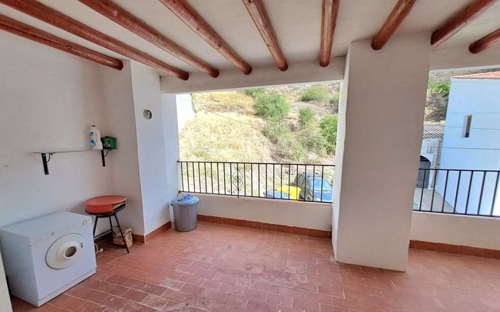 Image No.25-5 Bed Townhouse for sale