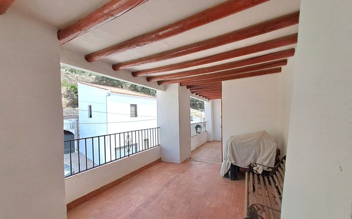 Image No.26-5 Bed Townhouse for sale