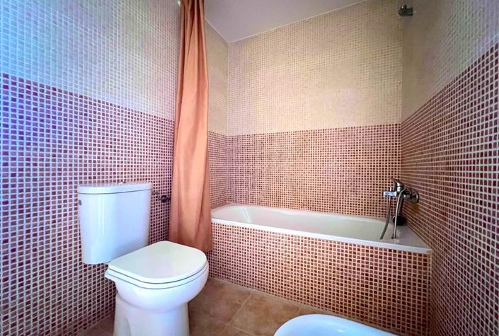 Image No.12-2 Bed Apartment for sale