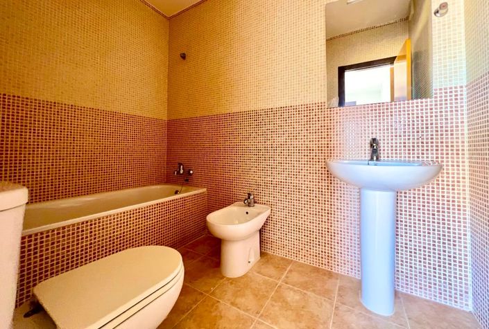 Image No.30-2 Bed Apartment for sale