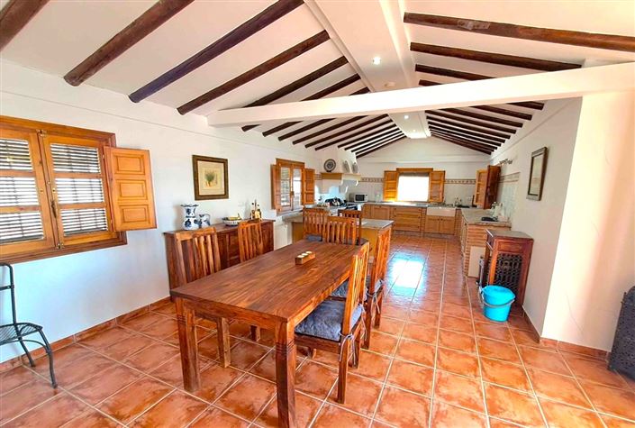 Image No.12-4 Bed Semi-Detached for sale