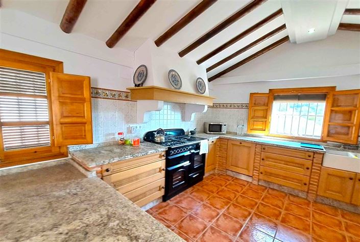 Image No.13-4 Bed Semi-Detached for sale