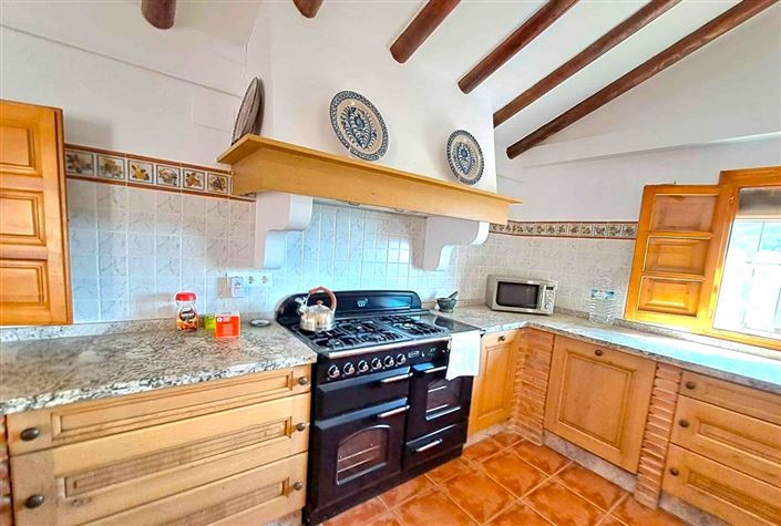 Image No.3-4 Bed Semi-Detached for sale