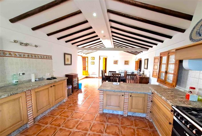 Image No.15-4 Bed Semi-Detached for sale