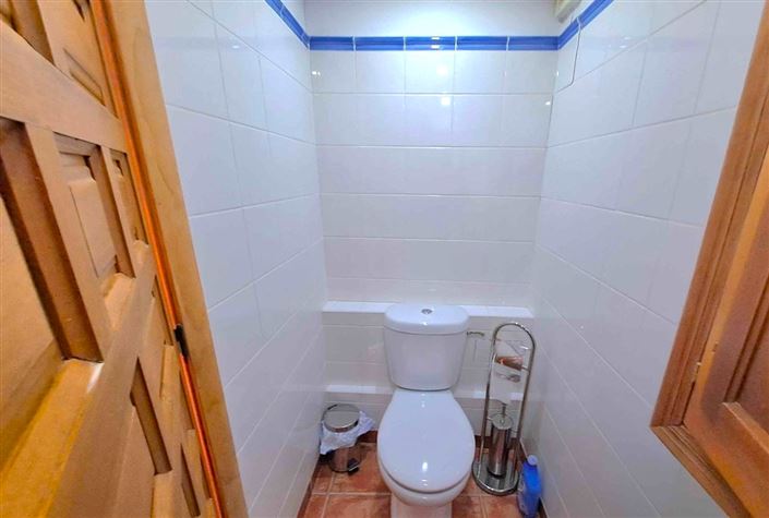 Image No.17-4 Bed Semi-Detached for sale