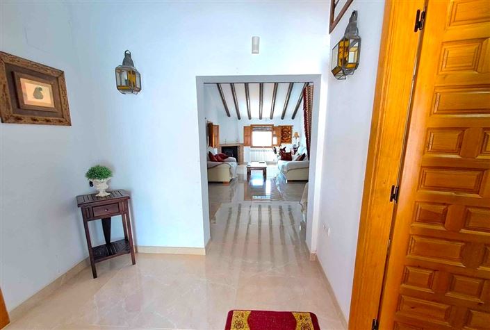 Image No.18-4 Bed Semi-Detached for sale