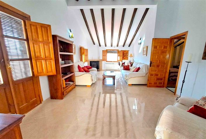 Image No.19-4 Bed Semi-Detached for sale