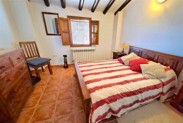 Image No.23-4 Bed Semi-Detached for sale