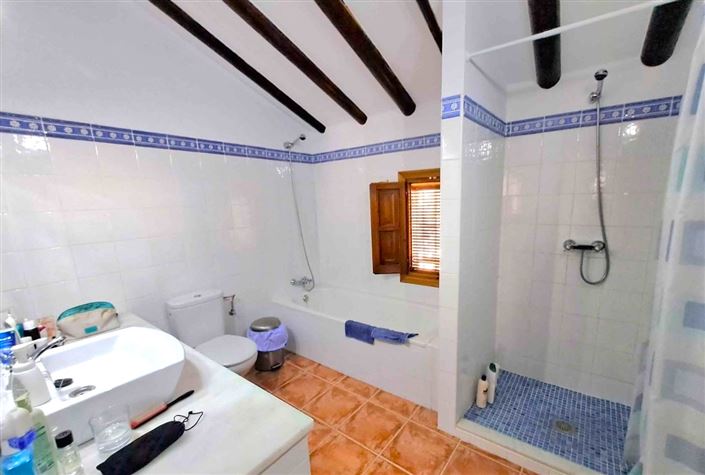 Image No.24-4 Bed Semi-Detached for sale