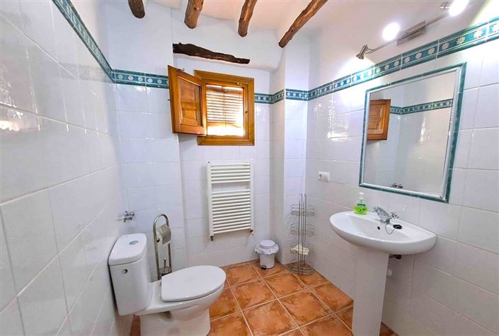 Image No.26-4 Bed Semi-Detached for sale