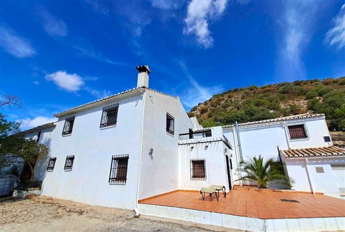 Image No.33-4 Bed Semi-Detached for sale