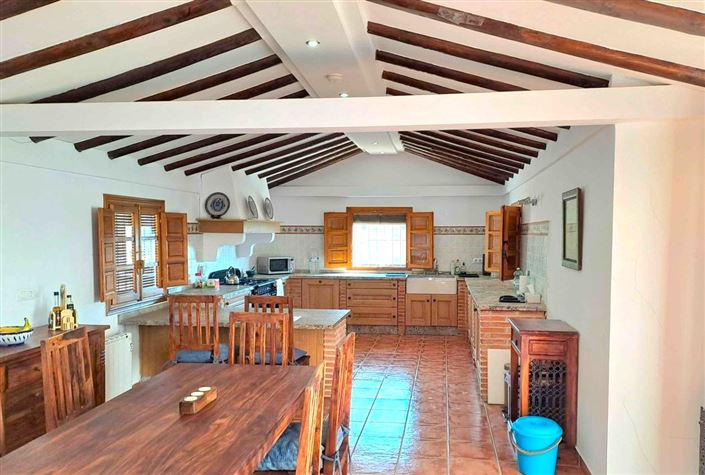 Image No.11-4 Bed Semi-Detached for sale