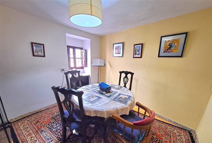 Image No.27-3 Bed Townhouse for sale