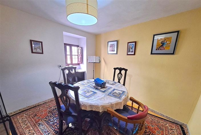 Image No.28-3 Bed Townhouse for sale