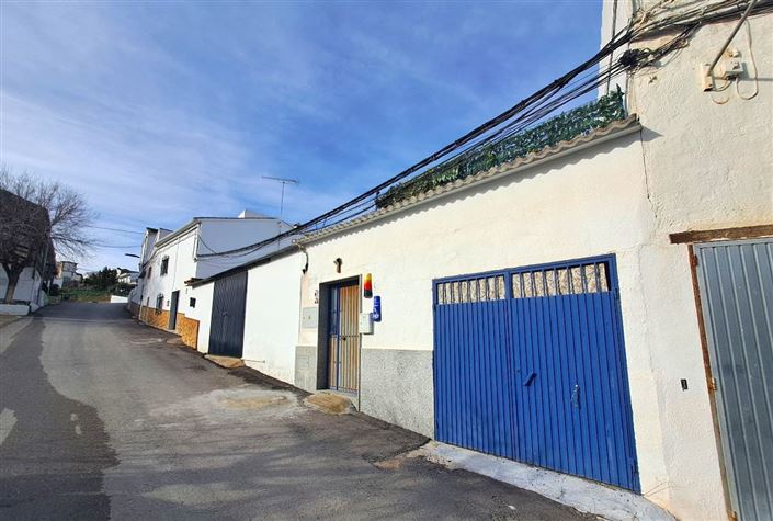 Image No.1-3 Bed Townhouse for sale