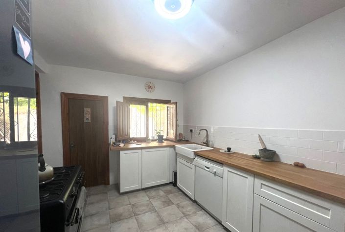 Image No.9-7 Bed Country House for sale