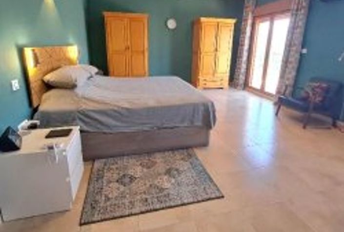 Image No.12-4 Bed Country House for sale