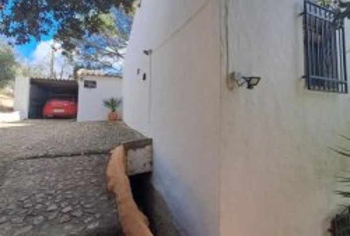 Image No.11-4 Bed Country House for sale