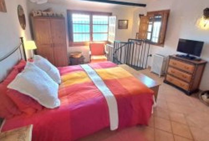 Image No.20-4 Bed Country House for sale