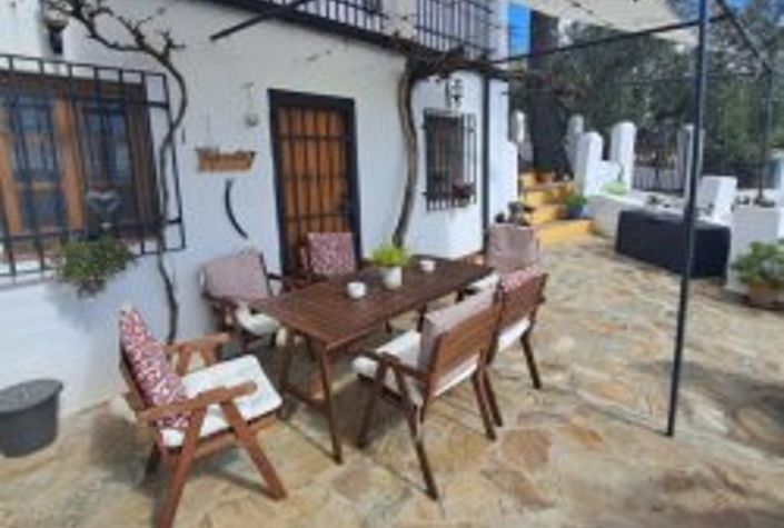 Image No.32-4 Bed Country House for sale