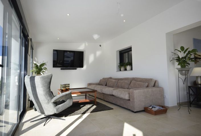 Image No.10-3 Bed Villa for sale