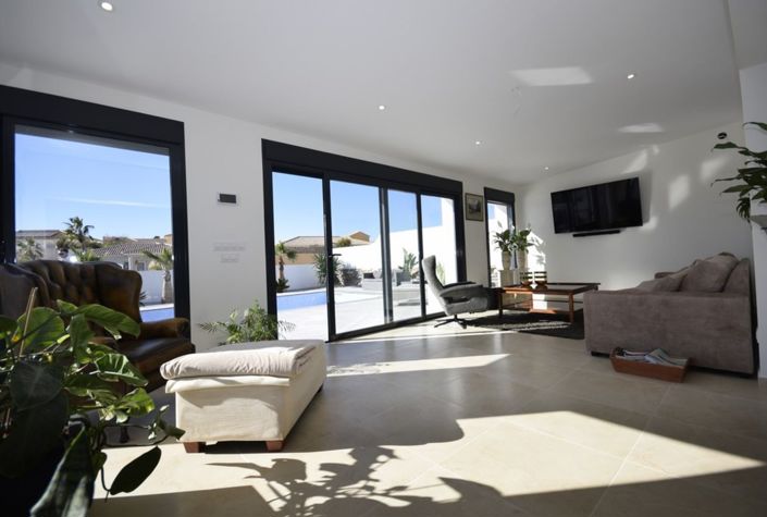 Image No.9-3 Bed Villa for sale