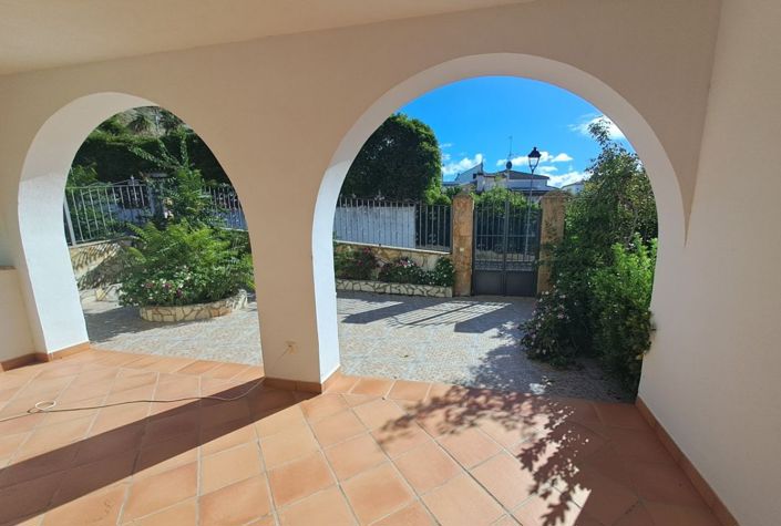 Image No.11-4 Bed Townhouse for sale