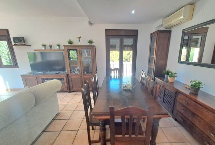 Image No.18-4 Bed Townhouse for sale