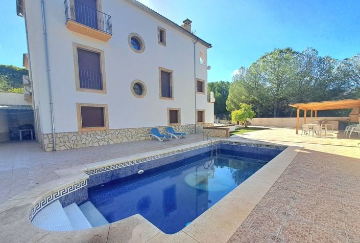 Image No.2-4 Bed Townhouse for sale