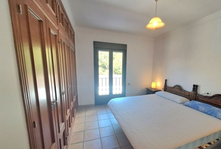 Image No.23-4 Bed Townhouse for sale