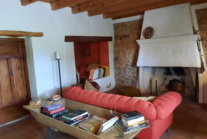 Image No.2-6 Bed Country House for sale