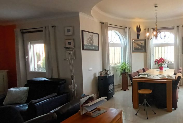 Image No.2-3 Bed Villa for sale