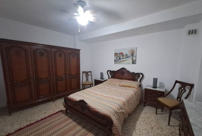 Image No.18-4 Bed Townhouse for sale