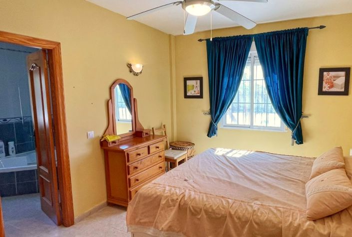 Image No.4-3 Bed Villa for sale