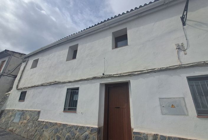 Image No.1-3 Bed Townhouse for sale