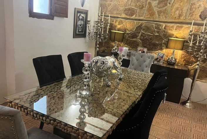 Image No.17-4 Bed Country House for sale