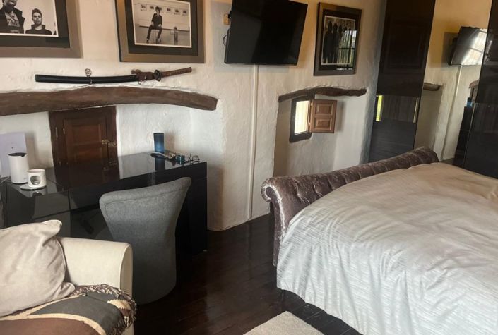 Image No.25-4 Bed Country House for sale