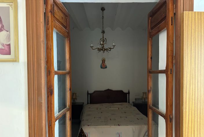 Image No.10-4 Bed Country House for sale