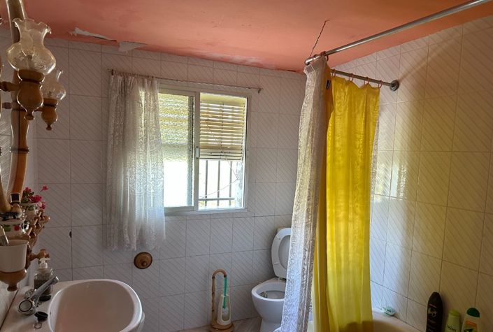 Image No.17-4 Bed Country House for sale