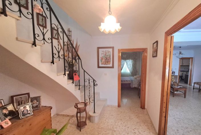 Image No.2-4 Bed Townhouse for sale