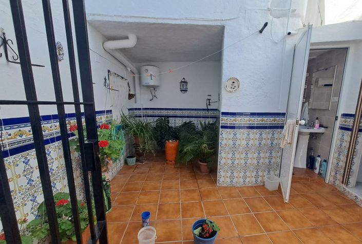 Image No.24-4 Bed Townhouse for sale