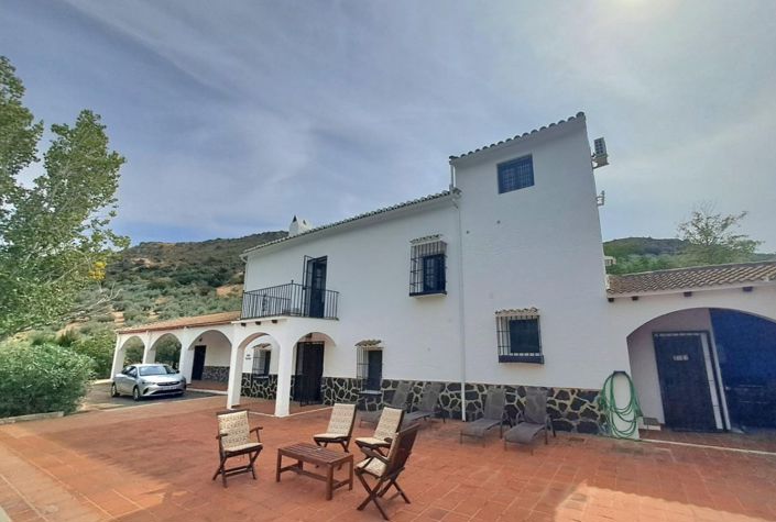 Image No.1-5 Bed Country House for sale