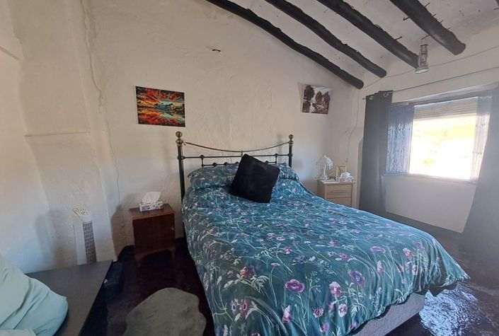 Image No.18-3 Bed Townhouse for sale