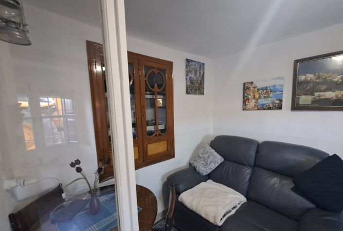 Image No.8-3 Bed Townhouse for sale