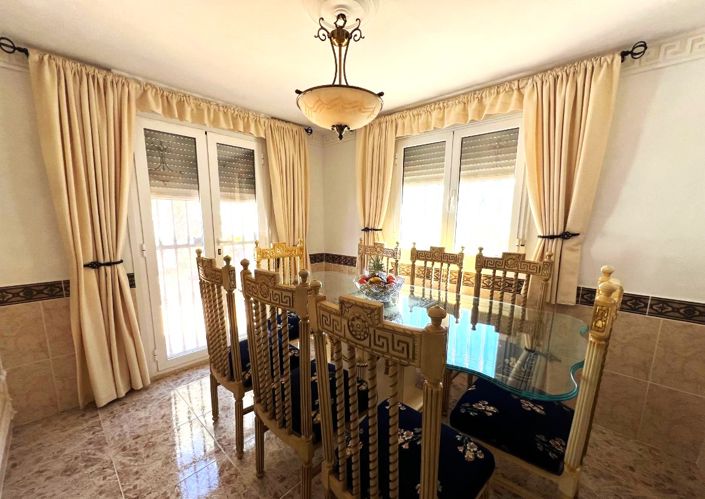 Image No.4-5 Bed Villa for sale