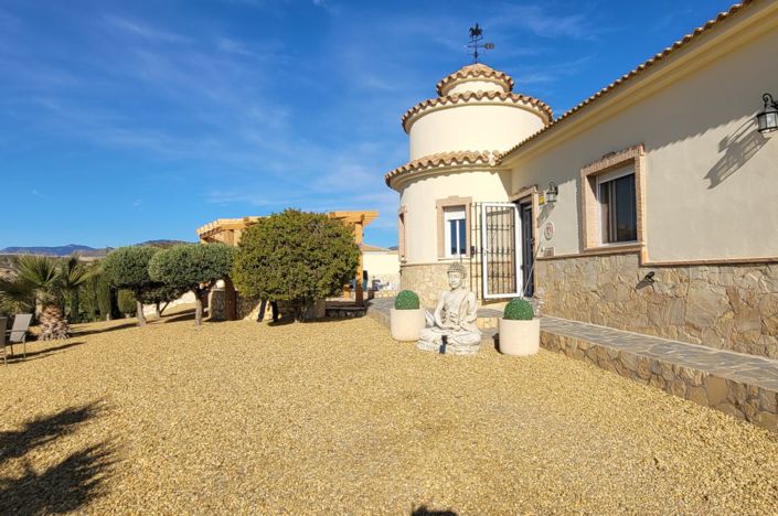 Image No.1-3 Bed Villa for sale